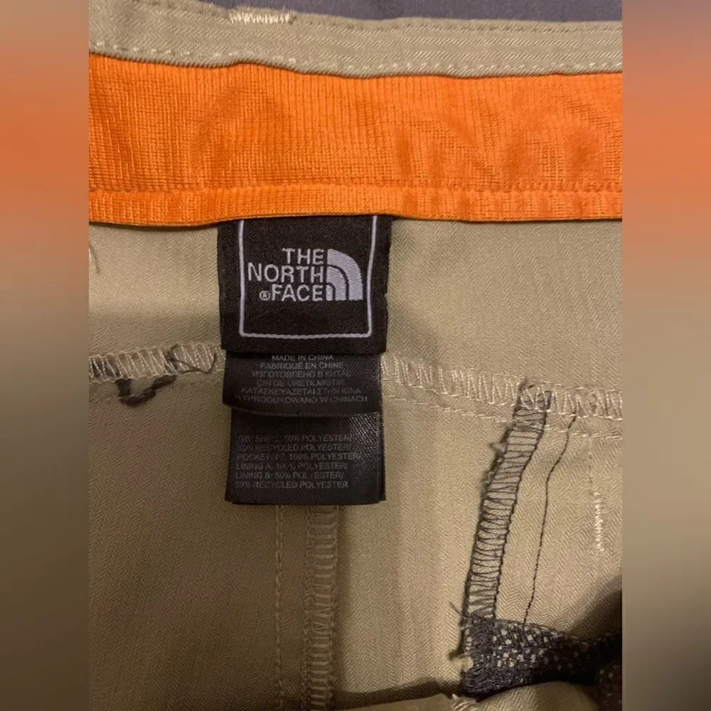 The North Face Khaki Shorts Size 36‎